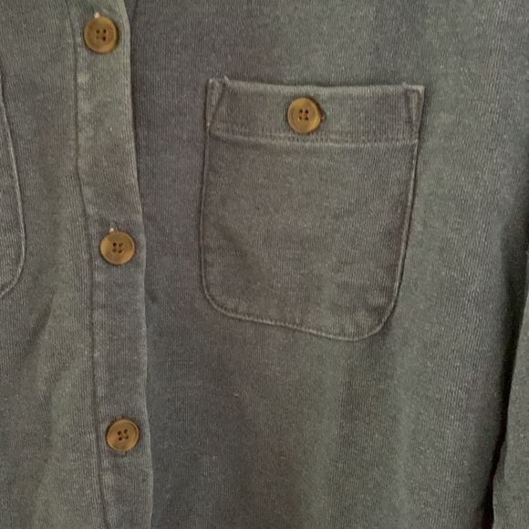 New with tags Made Well french terry button down shirt In beautiful blue - Picture 4 of 5